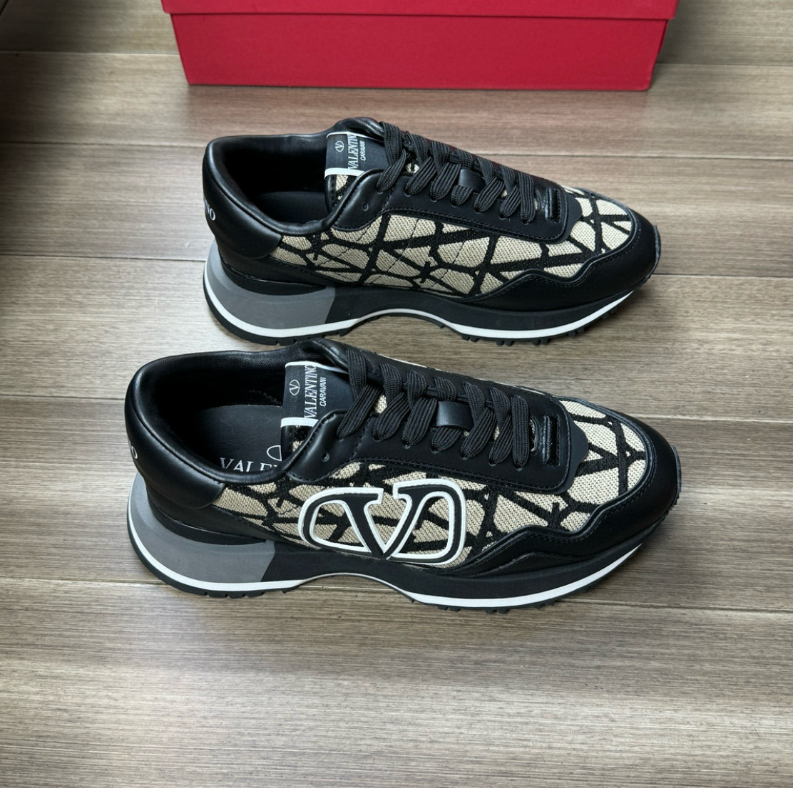 SHOES