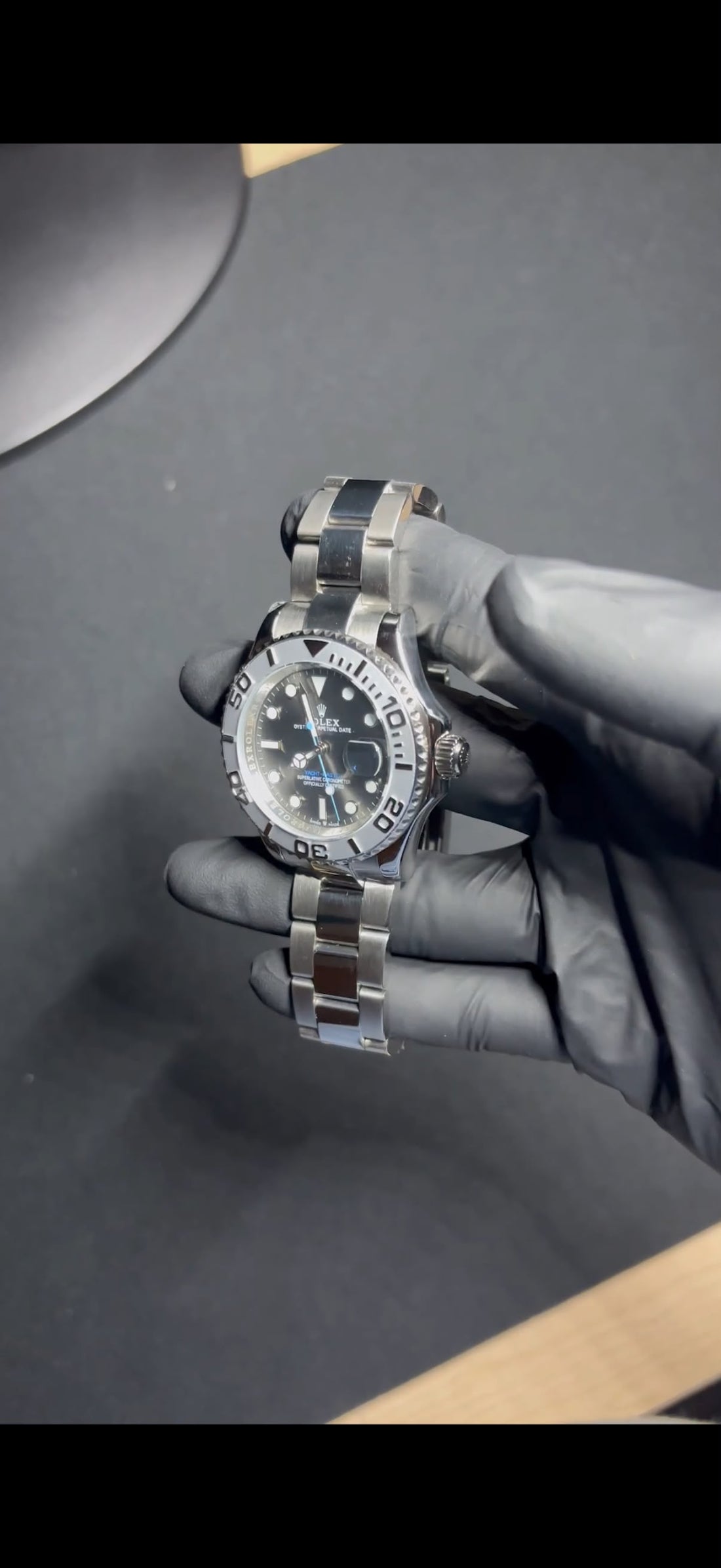YATCH Modern Luxury Wristwatch for Men and Women Stylish Everyday Fashion Accessory front view