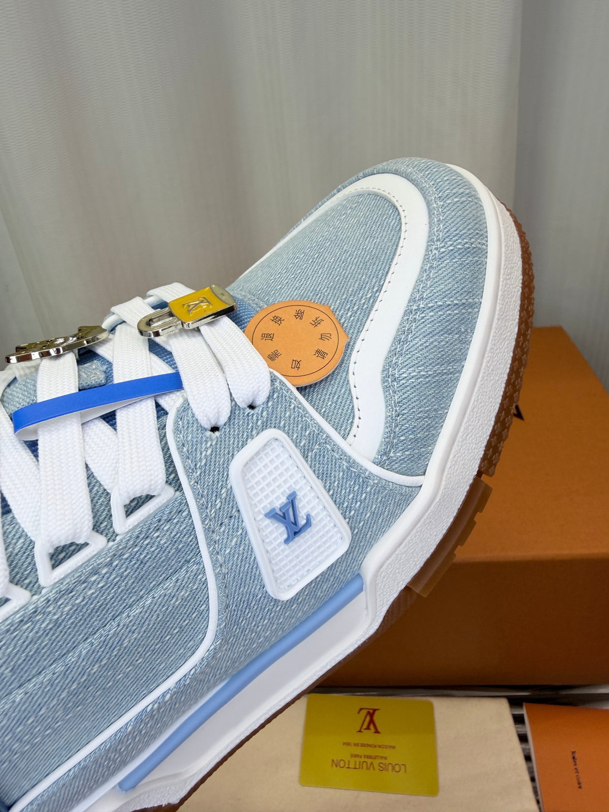 SHOES