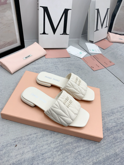 WOMANS FOOTWEAR