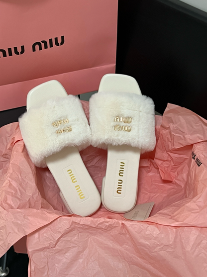 WOMANS FOOTWEAR