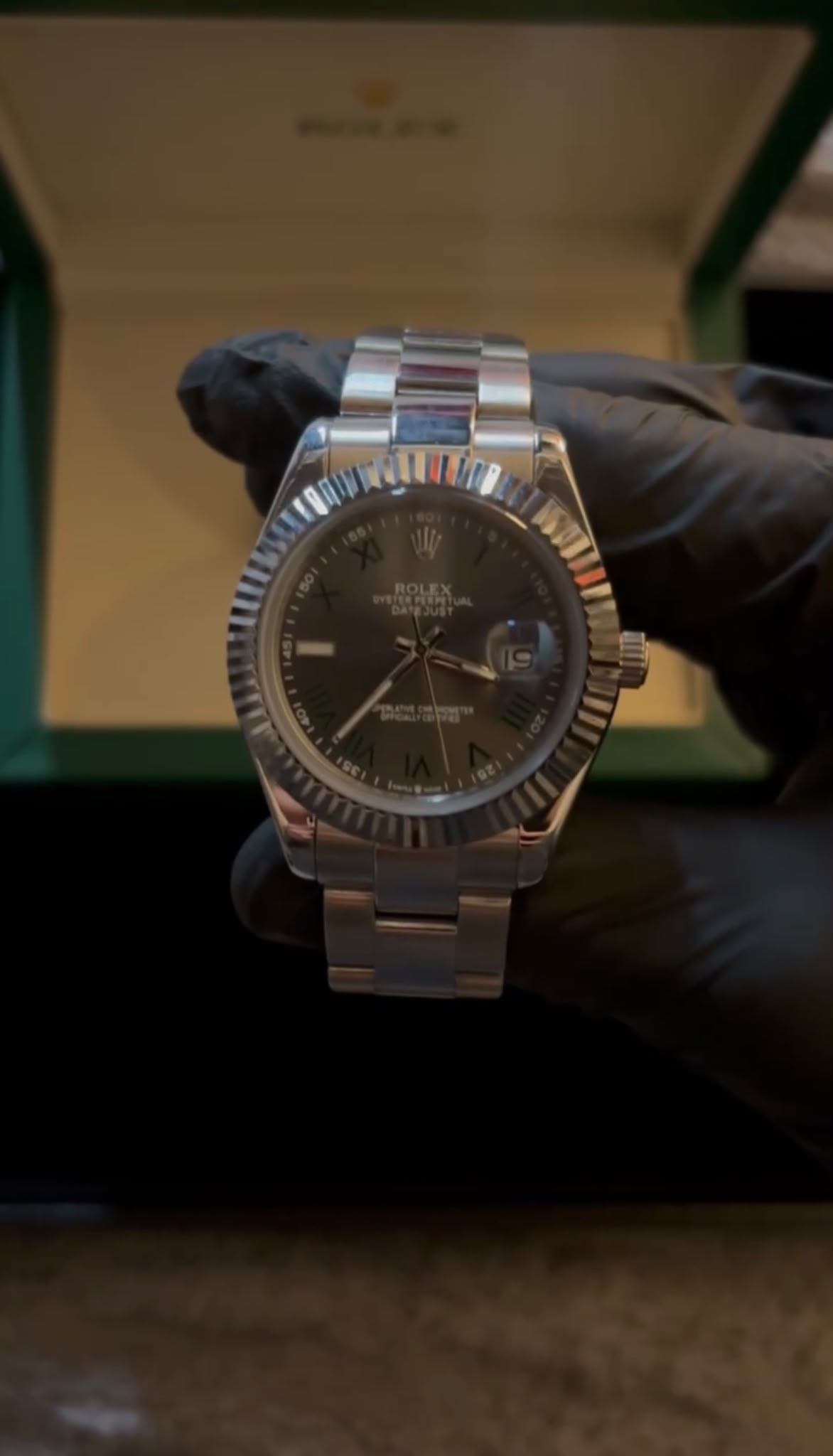 Datejust Modern Stylish Wristwatch for Men and Women Everyday Fashion Accessory front view