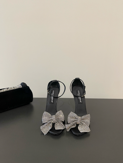 WOMANS FOOTWEAR