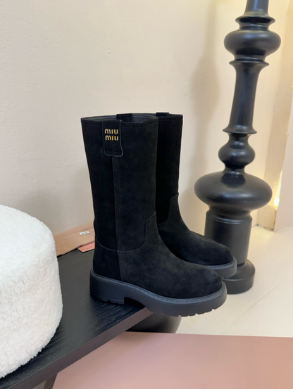 WOMANS FOOTWEAR