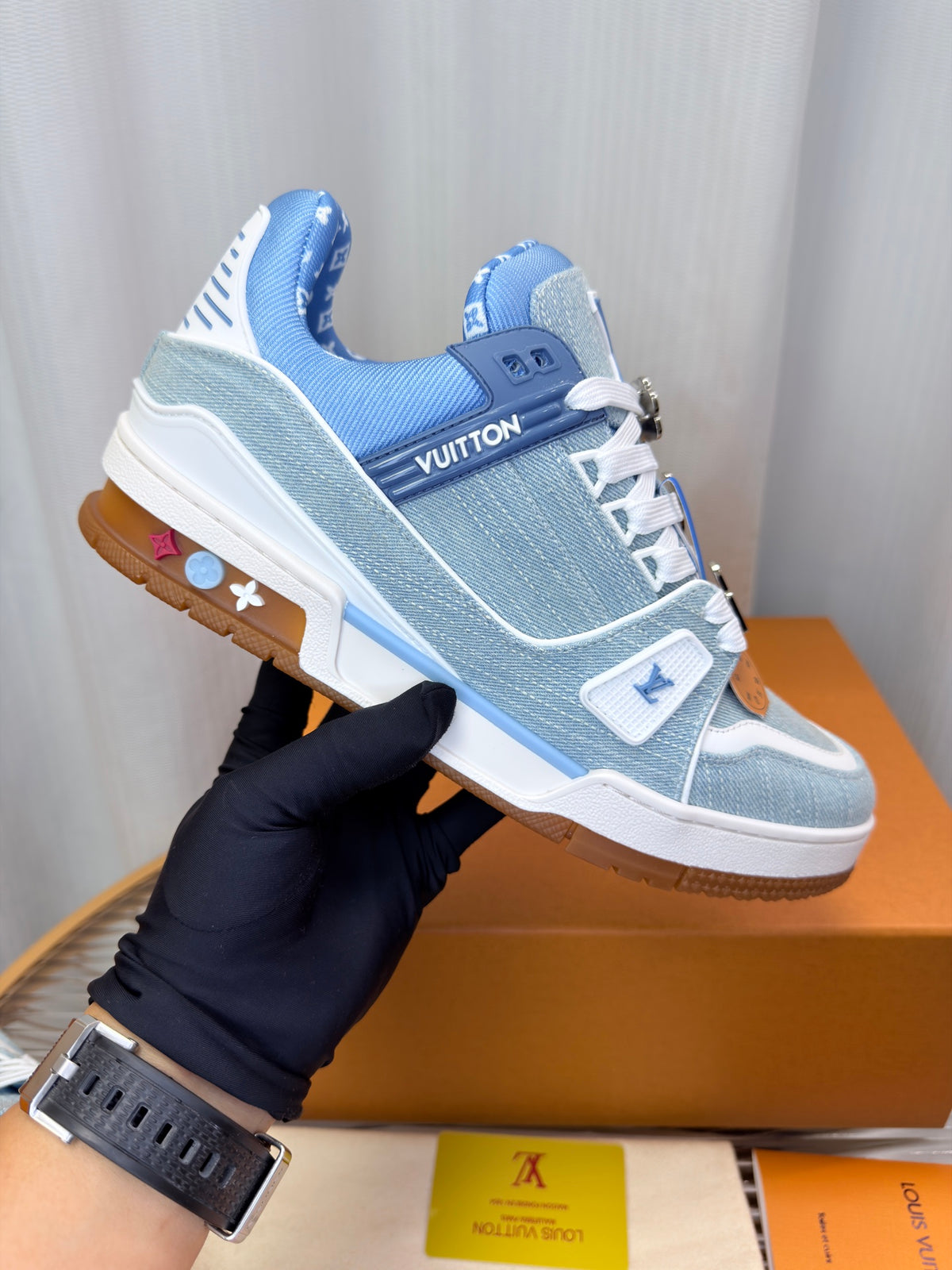 SHOES