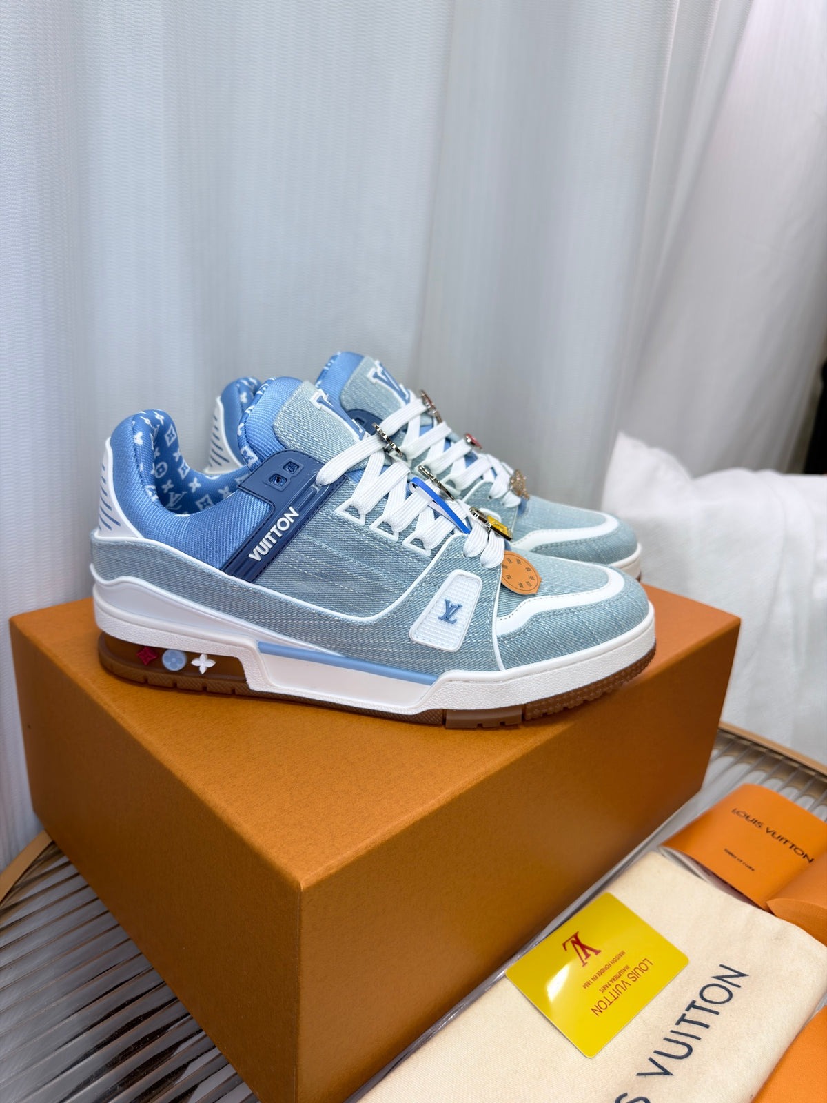 SHOES